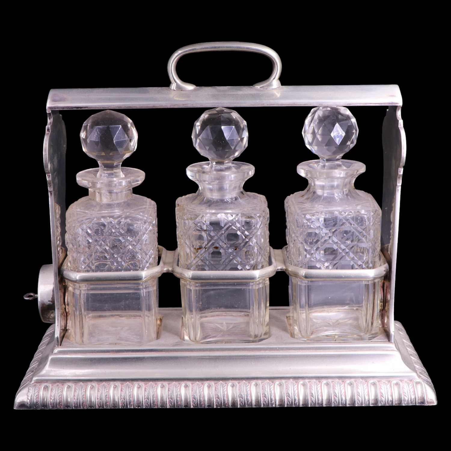 Lot 459 - A late Victorian Walker & Hall electroplate...