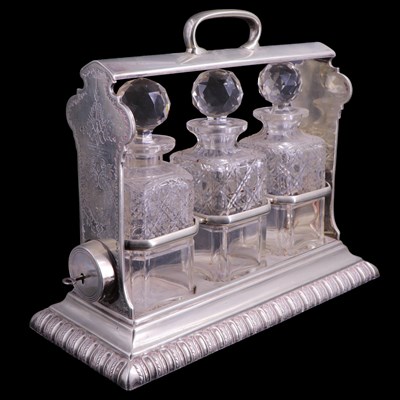 Lot 459 - A late Victorian Walker & Hall electroplate...