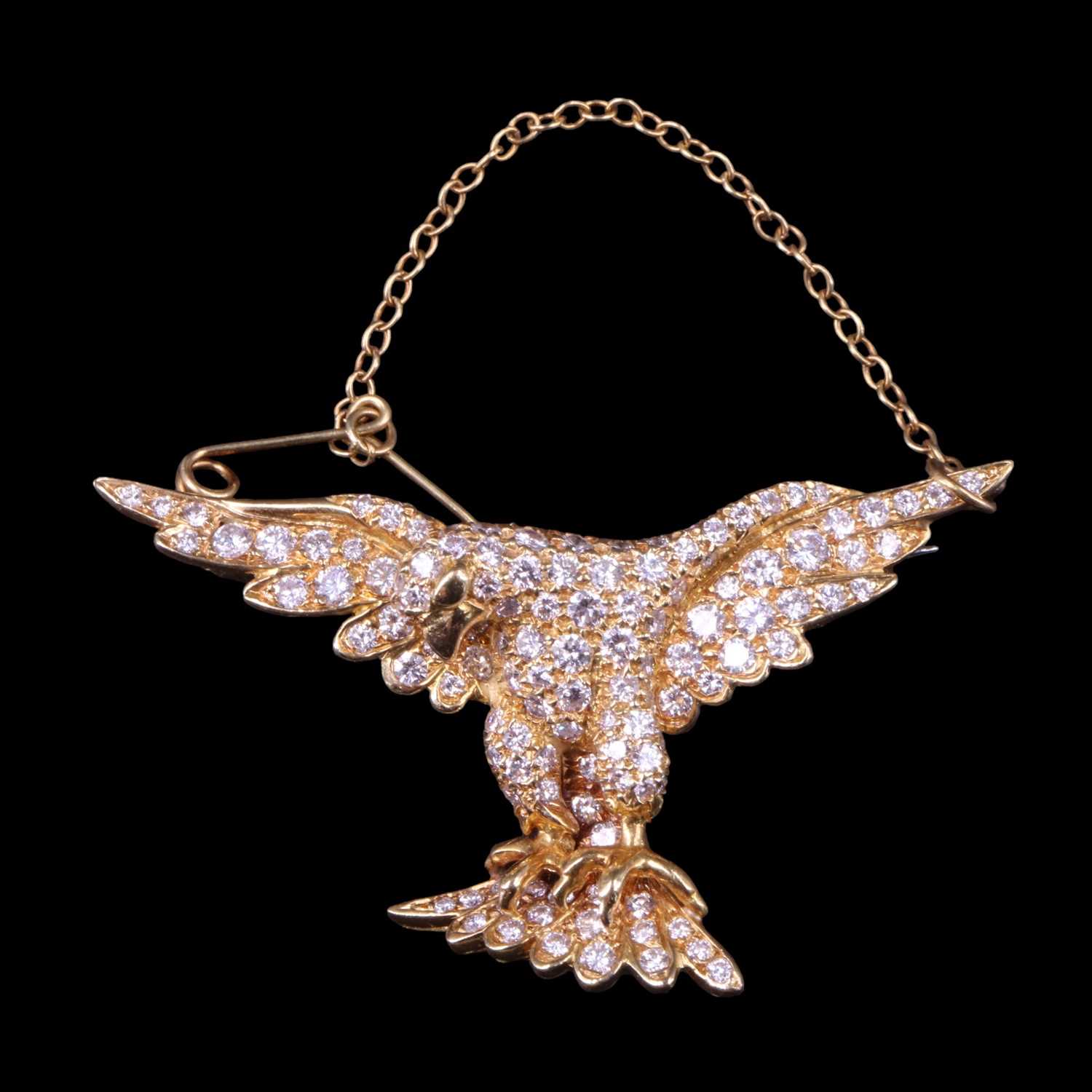 Lot 1518 - An impressive diamond and 18 ct gold brooch in...