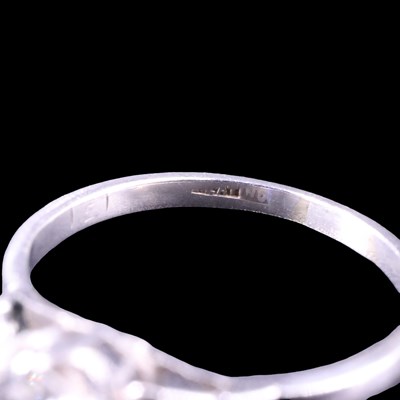 Lot 1116 - An impressive diamond ring comprising a...