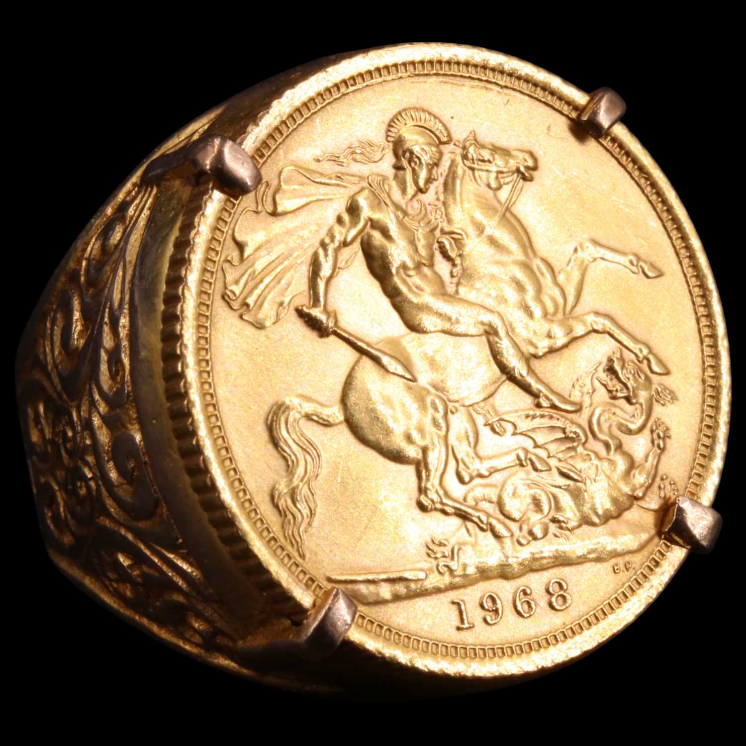 Lot 1667 - A 1968 sovereign coin ring, 12.2 g