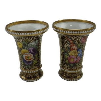 Lot 713 - A pair of Regency / George IV Spode porcelain...