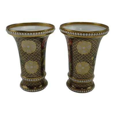 Lot 713 - A pair of Regency / George IV Spode porcelain...