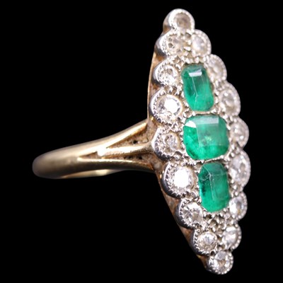 Lot 1193 - An attractive late 19th / early 20th Century...
