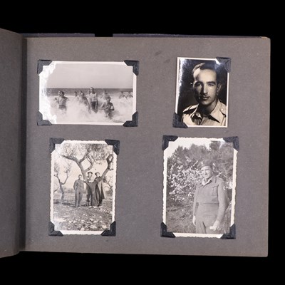 Lot 15 - A Free Polish Army decoration and campaign...