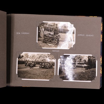Lot 15 - A Free Polish Army decoration and campaign...