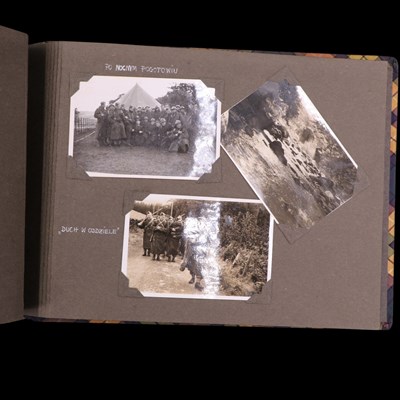 Lot 15 - A Free Polish Army decoration and campaign...