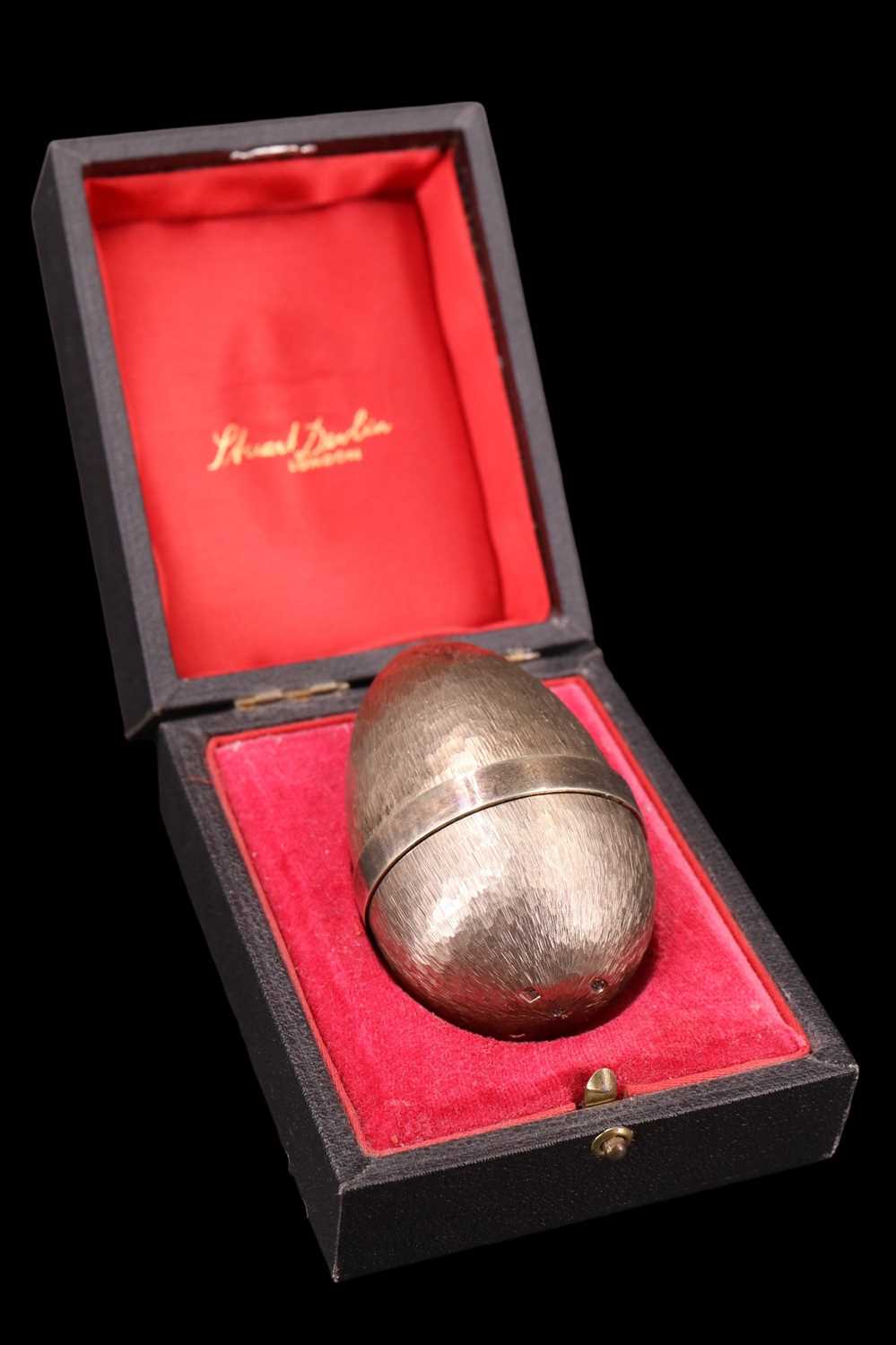 Lot 1034 - A cased 1970s Stuart Devlin silver gilt...