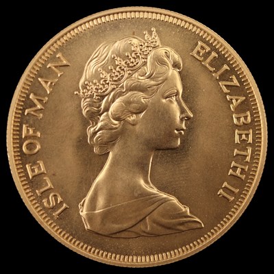 Lot 1121 - An Elizabeth II 1973 dated Isle of Man gold...