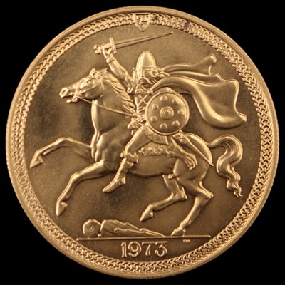 Lot 1121 - An Elizabeth II 1973 dated Isle of Man gold...