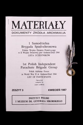 Lot 103 - A Polish paratroop Znak Spadochronowy /...