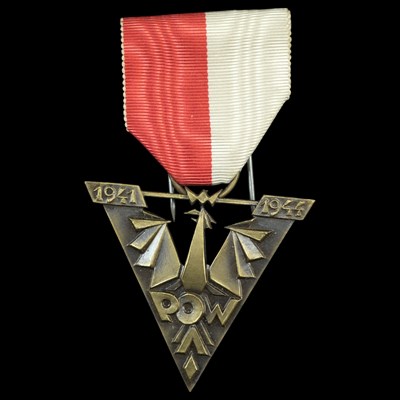 Lot 26 - A Free Polish Army order, decoration and...