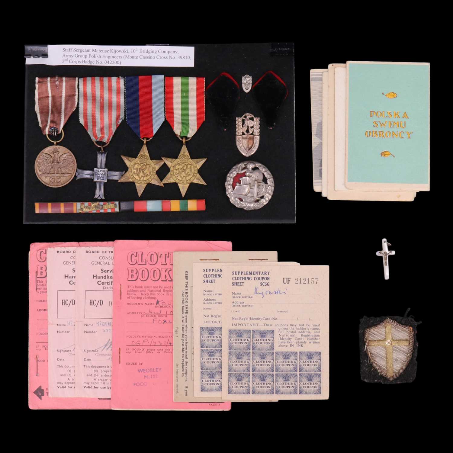 Lot 683 - A Second World War Free Polish Army medal,...