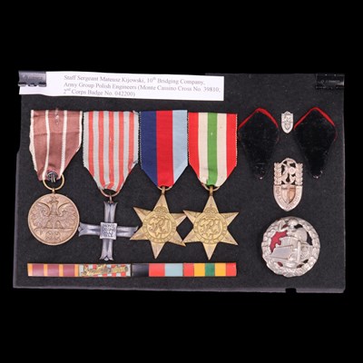 Lot 683 - A Second World War Free Polish Army medal,...