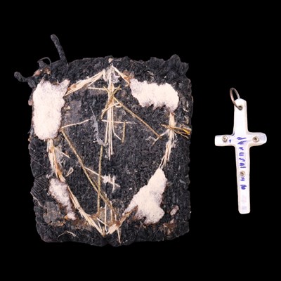 Lot 683 - A Second World War Free Polish Army medal,...