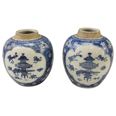 Lot 476 - A pair of Qing Chinese blue-and-white...