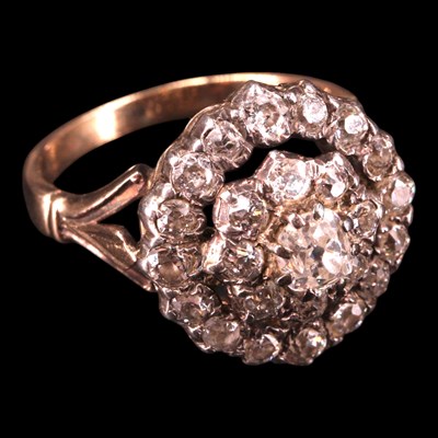 Lot 1422 - An impressive Victorian diamond ring,...
