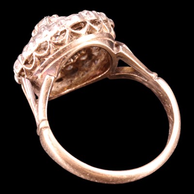 Lot 1422 - An impressive Victorian diamond ring,...