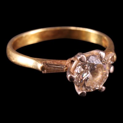 Lot 1431 - A near-contemporary diamond ring, comprising a...