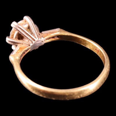 Lot 1431 - A near-contemporary diamond ring, comprising a...