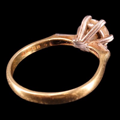 Lot 1431 - A near-contemporary diamond ring, comprising a...