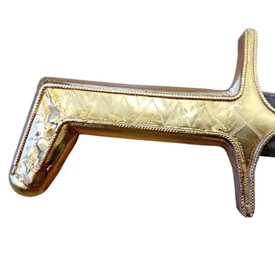 Lot 422 - An Omani yellow-metal-mounted shamshir sword,...