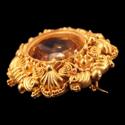 Lot 1551 - A Georgian citrine and high-carat gold...