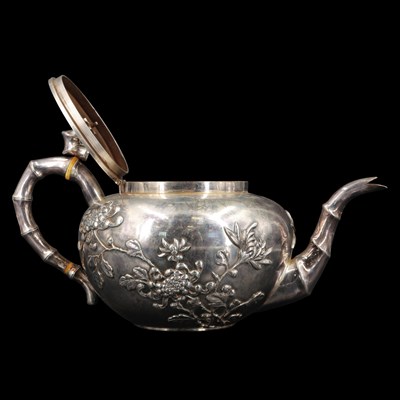 Lot 1325 - An early 20th Century Hong Kong silver...