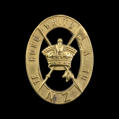 Lot 31 - A New Zealand 28th (Maori) Battalion cap /...
