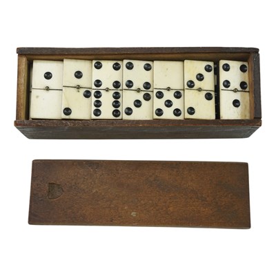Lot 903 - A late 19th / early 20th Century set of bone...