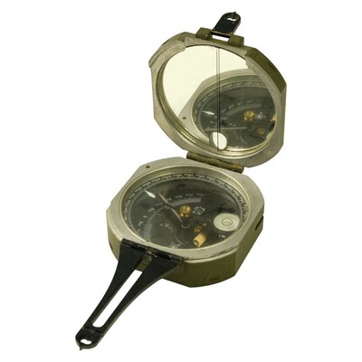 Lot 395 - A Second World War US Army M2 compass, no...