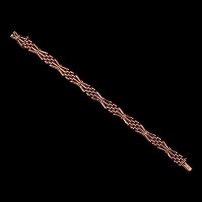 Lot 1241 - A vintage 9 ct rose-coloured yellow metal gate-...