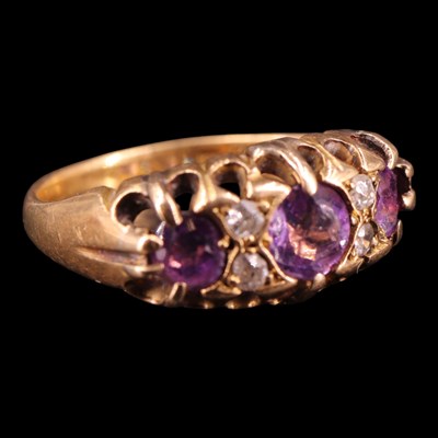 Lot 1258 - A vintage amethyst and diamond ring,...