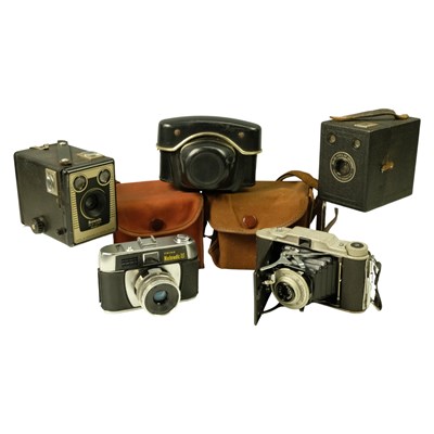 Lot 798 - Vintage Kodak Six-20 Brownie, Coronet Rapide...