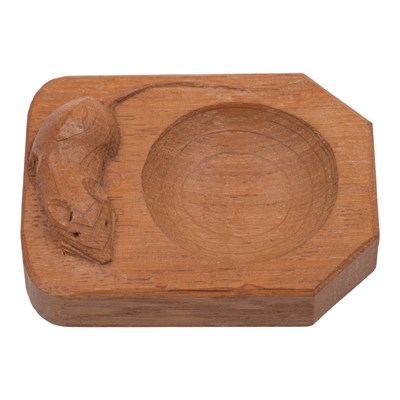 Lot 974 - A Robert "Mouseman" Thompson of Kilburn carved...