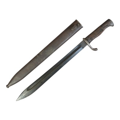 Lot 446 - An Imperial German S98/05 bayonet, by...