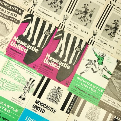 Lot 526 - A group of 1950s / 1960s Newcastle United...