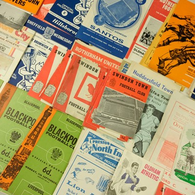 Lot 553 - A quantity of 1950s and later matchday...