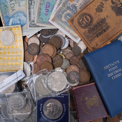 Lot 589 - A quantity of GB and worlds coins, including...