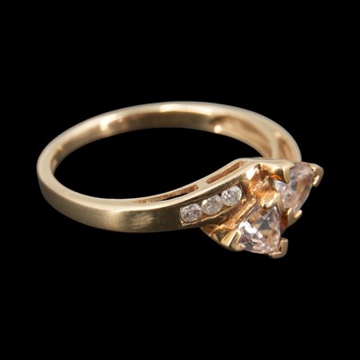 Lot 1318 - A contemporary diamond and morganite...