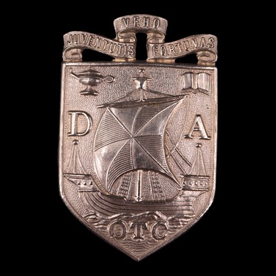 Lot 132 - A Dollar Academy OTC glengarry badge,...