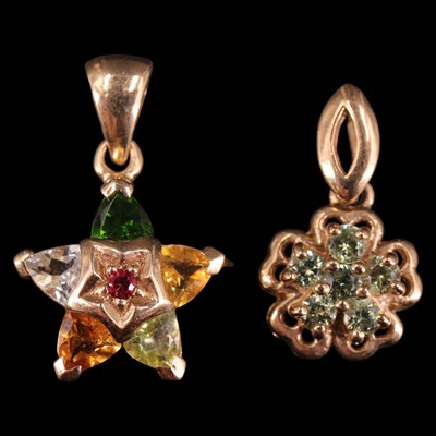 Lot 1332 - A contemporary demantoid flowerhead cluster...