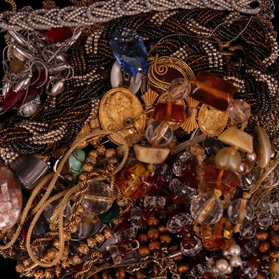 Lot 1441 - A quantity of vintage costume jewellery...