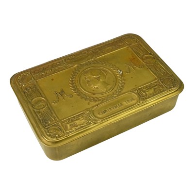 Lot 375 - A 1914 Princess Mary gift tin
