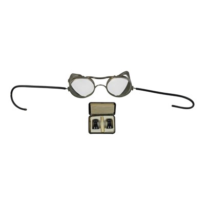Lot 718 - A pair of early-to-mid 20th Century safety...