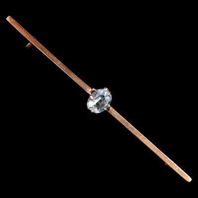 Lot 1375 - An early 20th Century aquamarine-set bar...