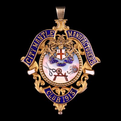 Lot 1194A - A QEII City Mantle Manufacturers Club 1913...
