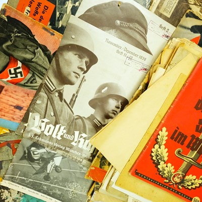 Lot 309 - A group of German Third Reich magazines etc,...