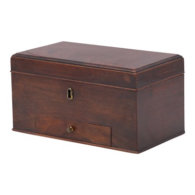 Lot 1003 - A Georgian mahogany table box, the lid opening...
