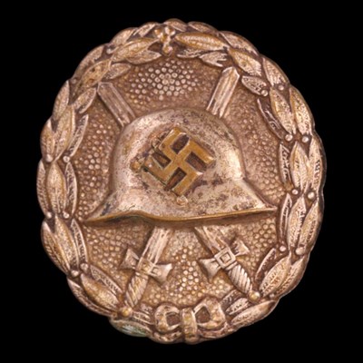 Lot 253 - A German Third Reich silver wound badge